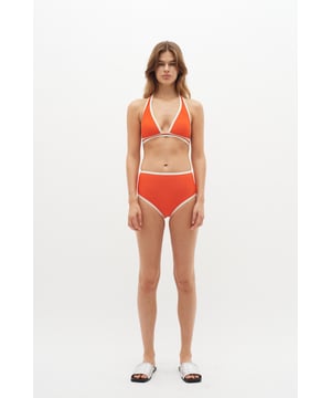 Tight fit  Wassen op 30°, niet bleken, niet in de droger drogen, Liggend laten drogen., niet strijken, Niet droog reinigen  82% Polyamide,18% Elastaan