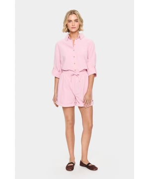 Regular fit,Halfhoge taille,Boven de knie  Wassen op 30°, niet bleken, niet in de droger drogen, Druipnat ophangen, warm strijken max. 150° C, Droogreiniging  100% Katoen