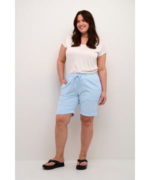 Regular fit,Elastische taille,Boven de knie  Wassen op 30°, niet bleken, drogen in droger behoedzaam, Druipnat ophangen in de schaduw, warm strijken max. 150° C,   100% Katoen