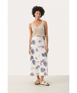 Regular fit,Midi lengte  Fijne was 30°, niet bleken, niet in de droger drogen, Druipnat ophangen in de schaduw, koud strijken max. 110° C,   55% Linnen,45% Viscose (LENZING™ ECOVERO™)
