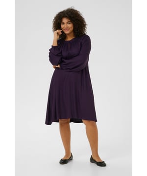 A-shape,Knie,Lange mouwen  Fijne was 30°, niet bleken, niet in de droger drogen, Druipnat ophangen, warm strijken max. 150° C, Droogreiniging  100% Viscose (LENZING™ ECOVERO™)