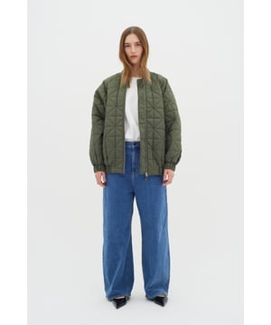 Baggy fit,Lange Ärmel  Schonwäsche 30°, Nicht bleichen, Trocknen im Trockner schonend, Nicht bügeln, Nicht trockenreinigen  100% Polyester (Recycelt)