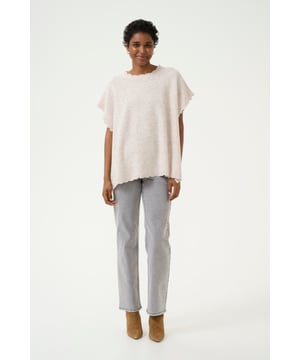 Oversize fit  Schonwäsche 30°, Nicht bleichen, Nicht im Trockner trocknen, Liegend trocken im Schatten, Kalt bügeln max. 110° C, Professionelle Reinigung.  65% Polyester,13% Polyacryl,13% Nylon,6% Wolle,3% Elasthan