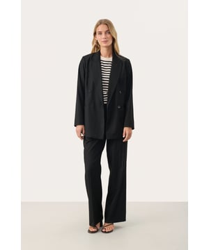 Classic fit,Lange Ärmel  Professionelle Reinigung, Nicht bleichen, Nicht im Trockner trocknen, Tropnass aufhängen im Schatten, Kalt bügeln max. 110° C, Trockenreinigung  65% Polyester (Recycelt),29% Viskose,4% Polyester,2% Elasthan
