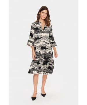 Casual fit,Knie  Fijne was 30°, niet bleken, niet in de droger drogen, Druipnat ophangen in de schaduw, koud strijken max. 110° C, Droogreiniging  100% Viscose (LENZING™ ECOVERO™)