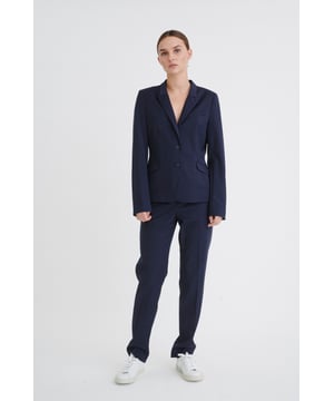 Gerade Passform,Lange Ärmel  Professionelle Reinigung, Nicht bleichen, Nicht im Trockner trocknen, Kalt bügeln max. 110° C, Trockenreinigung  52% Polyester,44% Virgin Wool,4% Elasthan