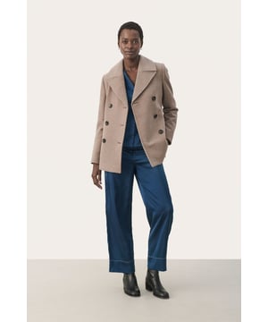 Classic fit,Lange Ärmel  Professionelle Reinigung, Nicht bleichen, Nicht im Trockner trocknen, Kalt bügeln max. 110° C, Trockenreinigung  40% Wolle (Recycelt),30% Polyester (Recycelt),25% Polyester,5% Sonstige fasern