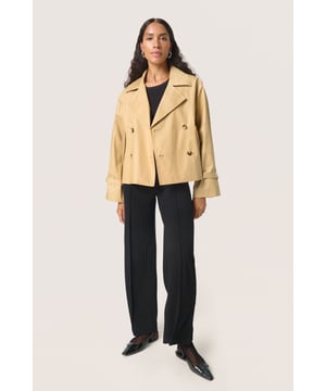 Oversize fit,Normale Passform,Hüfte Länge,Lange Ärmel  Professionelle Reinigung, Nicht bleichen, Nicht im Trockner trocknen, Tropnass aufhängen im Schatten, Kalt bügeln max. 110° C, Trockenreinigung  100% Baumwolle
