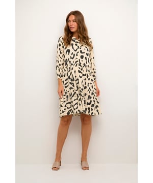 Loose fit,Knie,3/4 mouwen  Fijne was 30°, niet bleken, niet in de droger drogen, Druipnat ophangen, koud strijken max. 110° C, Droogreiniging  100% Viscose (LENZING™ ECOVERO™)