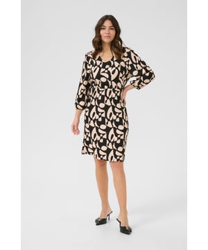 Regular fit,Knielänge,3/4 Ärmel  Schonwäsche 30°, Nicht bleichen, Nicht im Trockner trocknen, Tropnass aufhängen im Schatten, Kalt bügeln max. 110° C, Nicht trockenreinigen  98% Polyester,2% Elasthan