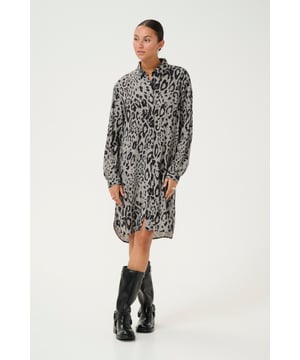 Loose fit,Boven de knie,Lange mouwen  Fijne was 30°, niet bleken, niet in de droger drogen, Druipnat ophangen in de schaduw, warm strijken max. 150° C, Droogreiniging  70% Viscose (LivaEco™),30% Linnen
