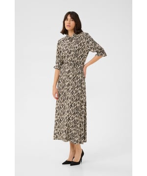 Regular fit,Lange lengte,Elleboog lengte  Fijne was 30°, niet bleken, niet in de droger drogen, Druipnat ophangen, warm strijken max. 150° C, Droogreiniging  100% Viscose (LENZING™ ECOVERO™)