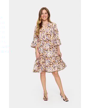 Casual fit,Knie  Fijne was 30°, niet bleken, niet in de droger drogen, Druipnat ophangen in de schaduw, koud strijken max. 110° C, Droogreiniging  100% Viscose (LENZING™ ECOVERO™)
