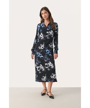 Regular fit,Midi lengte,Lange mouwen  Fijne was 30°, niet bleken, niet in de droger drogen, Druipnat ophangen in de schaduw, koud strijken max. 110° C,   50% Viscose,50% Viscose (LENZING™ ECOVERO™)