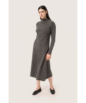 A-shape,Knöchellänge,Lange Ärmel  Schonwäsche 30°, Nicht bleichen, Nicht im Trockner trocknen, Liegend trocken., Kalt bügeln max. 110° C, Nicht trockenreinigen  50% Polyester,19% Polyacryl,13% Alpaka,13% Wolle,5% Elasthan