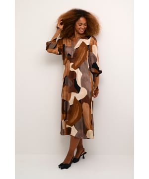 Relaxed fit,Midi lengte,Lange mouwen  Fijne was 30°, niet bleken, niet in de droger drogen, Druipnat ophangen, koud strijken max. 110° C, Droogreiniging  100% Viscose (LENZING™ ECOVERO™)