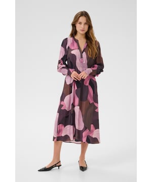 Relaxed fit,Midi lengte,Lange mouwen  Fijne was 30°, niet bleken, niet in de droger drogen, Druipnat ophangen, koud strijken max. 110° C, Droogreiniging  100% Viscose (LENZING™ ECOVERO™)