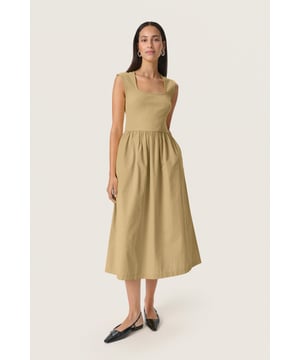 Feminine,Regular taille,6/8 lengte,Schouder bandjes  Fijne was 30°, niet bleken, drogen in droger behoedzaam, Druipnat ophangen, koud strijken max. 110° C, Niet droog reinigen  95% Katoen,5% Elastaan