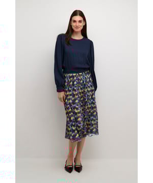 Relaxed fit,Midi lengte,Lange mouwen  Fijne was 30°, niet bleken, niet in de droger drogen, Druipnat ophangen, koud strijken max. 110° C, Niet droog reinigen  100% Viscose
