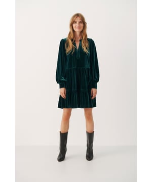 Relaxed fit,Über Knielänge,Lange Ärmel  Schonwäsche 30°, Nicht bleichen, Nicht im Trockner trocknen, Liegend trocken., Kalt bügeln max. 110° C, Trockenreinigung  60% Polyester,35% Polyester (Recycelt),5% Elasthan