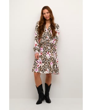 Relaxed fit,Boven de knie,Lange mouwen  Fijne was 30°, niet bleken, niet in de droger drogen, Druipnat ophangen, koud strijken max. 110° C, Droogreiniging  100% Viscose (LENZING™ ECOVERO™)