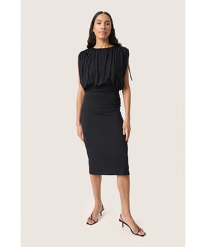 Feminine,Boven de knie,Mouwloos  Fijne was 30°, niet bleken, niet in de droger drogen, Druipnat ophangen, koud strijken max. 110° C, Niet droog reinigen  95% Viscose,5% Elastaan