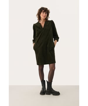 Relaxed fit,Über Knielänge,3/4 Ärmel  30° waschbar, Nicht bleichen, Nicht im Trockner trocknen, Tropnass aufhängen im Schatten, Warm bügeln max. 150° C, Trockenreinigung  83% Baumwolle,15% Viskose,2% Elasthan