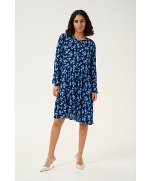 Regular fit,Wijde taille,Boven de knie,Lange mouwen  Fijne was 30°, niet bleken, niet in de droger drogen, Liggend laten drogen in de schaduw, koud strijken max. 110° C, Chemisch laten reinigen.  100% Viscose (LENZING™ ECOVERO™)
