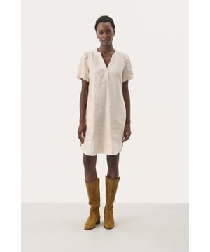Regular fit,Boven de knie,Korte mouwen  Fijne was 30°, niet bleken, niet in de droger drogen, Druipnat ophangen in de schaduw, koud strijken max. 110° C, Droogreiniging  50% Linnen,50% Viscose (LENZING™ ECOVERO™)