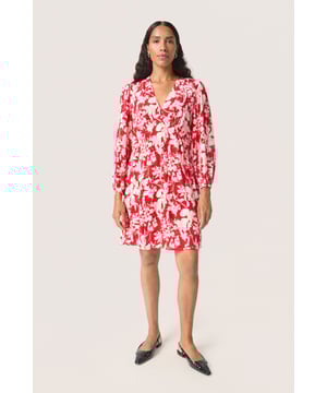 Regular fit,Boven de knie,Lange mouwen  Fijne was 30°, niet bleken, niet in de droger drogen, Druipnat ophangen in de schaduw, koud strijken max. 110° C, Droogreiniging  100% Viscose (LENZING™ ECOVERO™)