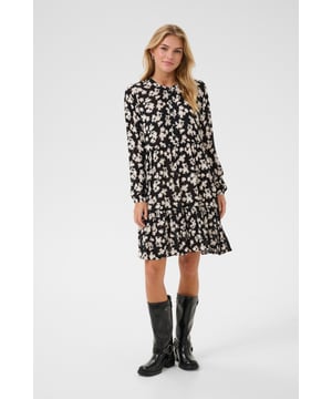 Regular fit,Wijde taille,Boven de knie,Lange mouwen  Fijne was 30°, niet bleken, niet in de droger drogen, Liggend laten drogen in de schaduw, koud strijken max. 110° C,.  100% Viscose (LENZING™ ECOVERO™)