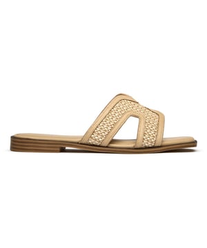 Sandalias planas Solesister para mujer en tejido natural de serbal, fabricadas con sintético y suela sintética. Presentan punta cuadrada y forro y plantilla sintéticos.