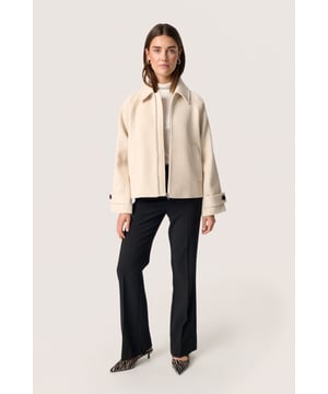 Regular fit,Lange mouwen  Chemisch laten reinigen, niet bleken, niet in de droger drogen, Druipnat ophangen in de schaduw, koud strijken max. 110° C, Droogreiniging  100% Polyester
