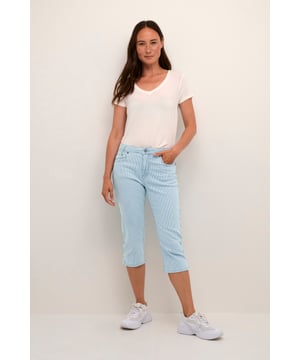 Slim fit,Halfhoge taille,Onder de knie,Slim  Wassen op 40°, niet bleken, niet in de droger drogen, Druipnat ophangen in de schaduw, warm strijken max. 150° C, Chemisch laten reinigen.  98% Katoen,2% Elastaan