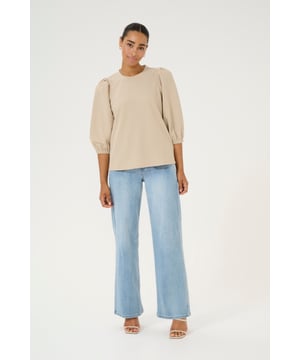 Regular fit,3/4 mouwen  Wassen op 30°, niet bleken, niet in de droger drogen, Druipnat ophangen in de schaduw, warm strijken max. 150° C, Droogreiniging  100% Polyester
