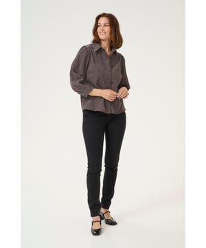 Regular fit,3/4 mouwen  Wassen op 30°, niet bleken, niet in de droger drogen, Druipnat ophangen in de schaduw, warm strijken max. 150° C, Droogreiniging  90% Polyester,8% Polyamide,2% Elastaan