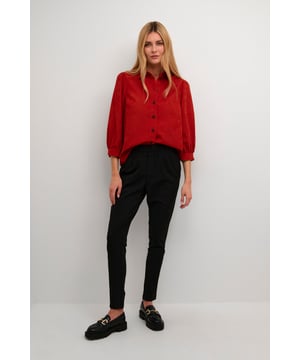 Regular fit,3/4 mouwen  Wassen op 30°, niet bleken, niet in de droger drogen, Druipnat ophangen in de schaduw, warm strijken max. 150° C, Droogreiniging  90% Polyester,8% Polyamide,2% Elastaan