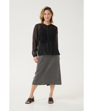 Regular fit,Normale Länge,Lange Ärmel  30° waschbar, Nicht bleichen, Nicht im Trockner trocknen, Tropnass aufhängen im Schatten, Warm bügeln max. 150° C, Trockenreinigung  100% Polyester