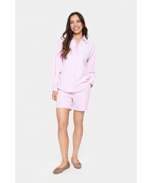 Regular fit,Lange mouwen  Extra fijne was 30°, niet bleken, niet in de droger drogen, Druipnat ophangen in de schaduw, koud strijken max. 110° C, Niet droog reinigen  55% Katoen,45% Polyester