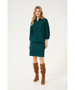 Regular fit,3/4 Ärmel  30° waschbar, Nicht bleichen, Nicht im Trockner trocknen, Tropnass aufhängen im Schatten, Warm bügeln max. 150° C, Trockenreinigung  90% Polyester,8% Polyamid,2% Elasthan