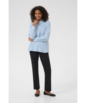 Loose fit,Lange mouwen  Fijne was 30°, niet bleken, niet in de droger drogen, Druipnat ophangen in de schaduw, warm strijken max. 150° C, Droogreiniging  70% Viscose (LivaEco™),30% Linnen