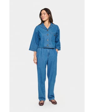 Loose fit,3/4 mouwen  Wassen op 30°, niet bleken, niet in de droger drogen, Druipnat ophangen in de schaduw, warm strijken max. 150° C, Droogreiniging  92% Katoen,7% Viscose,1% Elastaan