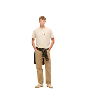 T-Shirt Superdry Surpicure Poche Herren Beige Baumwolle. Authentisches Kleidungsstück der Marke Superdry - Streetwear/Sportswear-Design von Superdry - Superdry für Herren, perfekt für den Alltag - Beige T-Shirt von Superdry passt hervorragend zu Ihrer Garderobe - komfortables Baumwollmaterial - klassisch - Surpicure Poche -