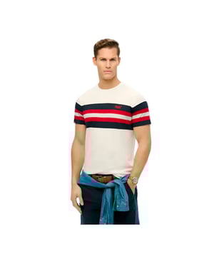 T-Shirt Superdry Essential Stripe Herren Weiß Baumwolle. Authentisches Kleidungsstück der Marke Superdry - Streetwear/Sportswear-Design von Superdry - Superdry für Herren, modisch und perfekt für den Alltag - T-Shirt von Superdry in Weiß, das sich ideal mit dem Rest Ihrer Garderobe kombinieren lässt - bequemer Baumwollstoff - klassisch - Essential Stripe -