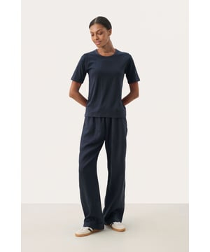 Regular fit,Boven elleboog  Wassen op 30°, niet bleken, niet in de droger drogen, Liggend laten drogen., warm strijken max. 150° C,   50% Modal (TENCEL™),44% Katoen,6% Elastaan