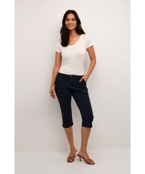 Slim/ Regular fit,Net onder de knie,Regular fit  Wassen op 40°, niet bleken, niet in de droger drogen, Druipnat ophangen in de schaduw, warm strijken max. 150° C, Chemisch laten reinigen.  98% Katoen,2% Elastaan