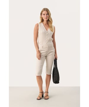 Classic fit,Normale Passform,Knapp unter dem Knie,Slim leg  30° waschbar, Nicht bleichen, Nicht im Trockner trocknen, Tropnass aufhängen im Schatten, Warm bügeln max. 150° C, Professionelle Reinigung.  98% Baumwolle,2% Elasthan