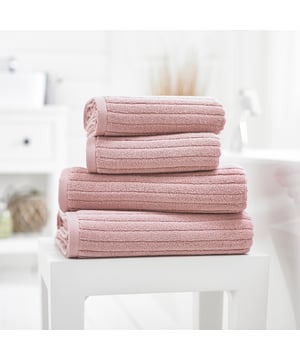 The Rialto Ribbed Towels by Deyongs are designed to bring a touch of elegance and practicality to your bathroom. Crafted with 480gsm Zero Twist Cotton, these towels are lightweight yet incredibly soft, plush, and absorbent, making them an excellent choice for both daily use and pampering moments.