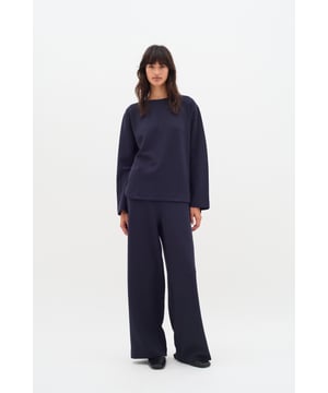 Relaxed fit,Lange mouwen  Fijne was 30°, niet bleken, niet in de droger drogen, Liggend laten drogen., koud strijken max. 110° C, Droogreiniging  51% Modal (TENCEL™),42% Polyester,7% Elastaan