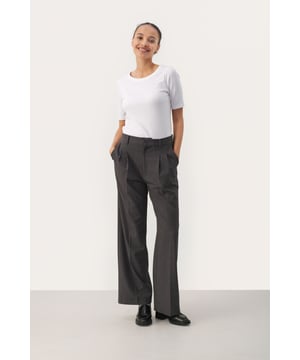 Classic fit,Normale Passform,Lang,Weite leg  Schonwäsche 30°, Nicht bleichen, Nicht im Trockner trocknen, Tropnass aufhängen im Schatten, Kalt bügeln max. 110° C, Trockenreinigung  63% Polyester (Recycelt),33% Viskose,4% Elasthan